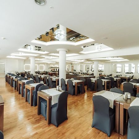 Hotel Jantar Wellness & Spa Ustka Bagian luar foto