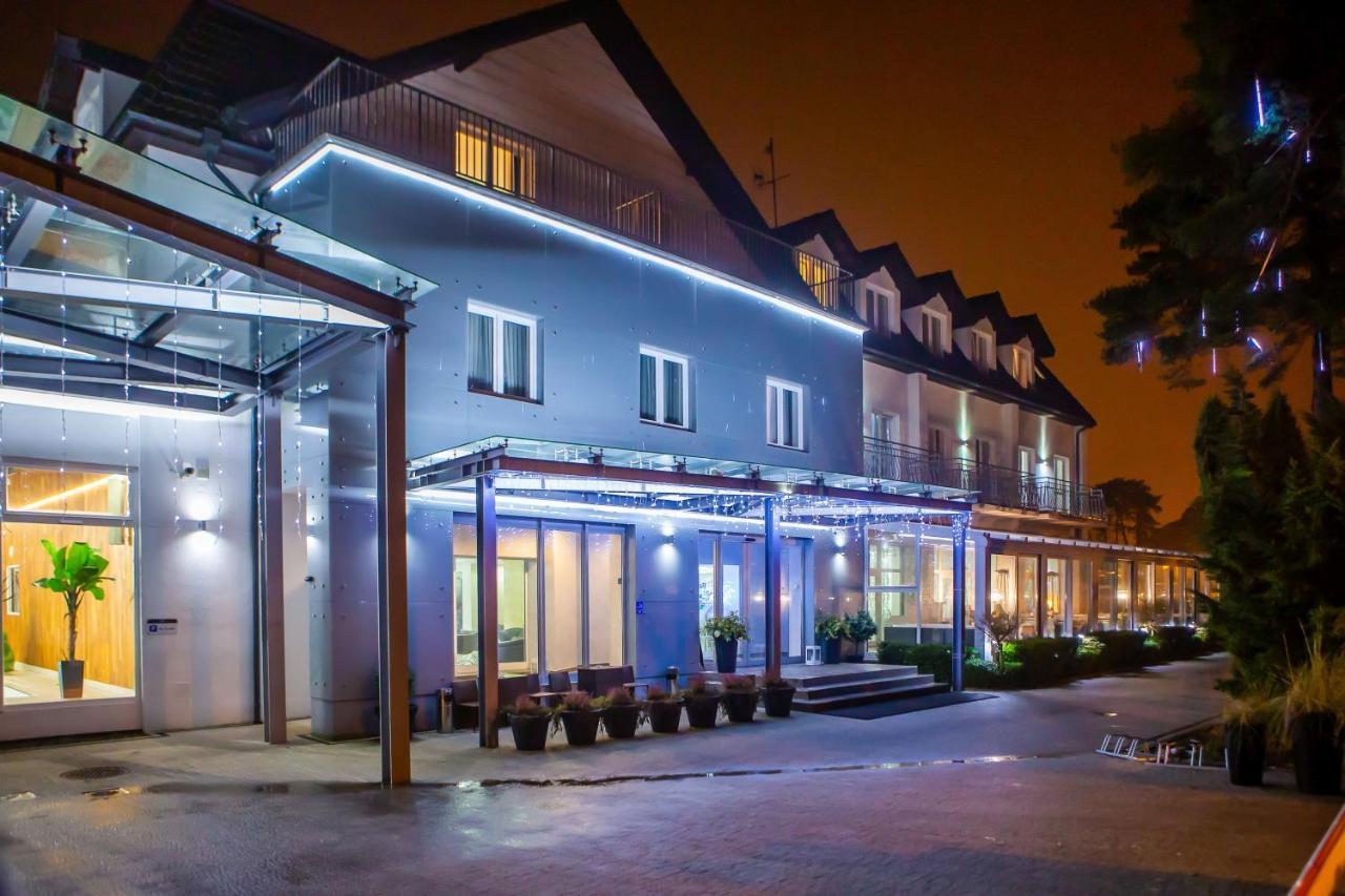 Hotel Jantar Wellness & Spa Ustka Bagian luar foto